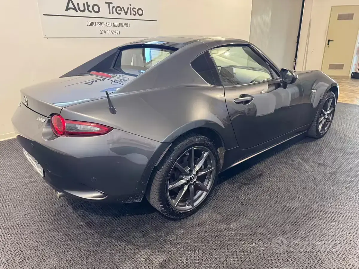 Usata Mazda MX5 Inclusive 160 CV (117 kW) 2017 Grigio Cabrio