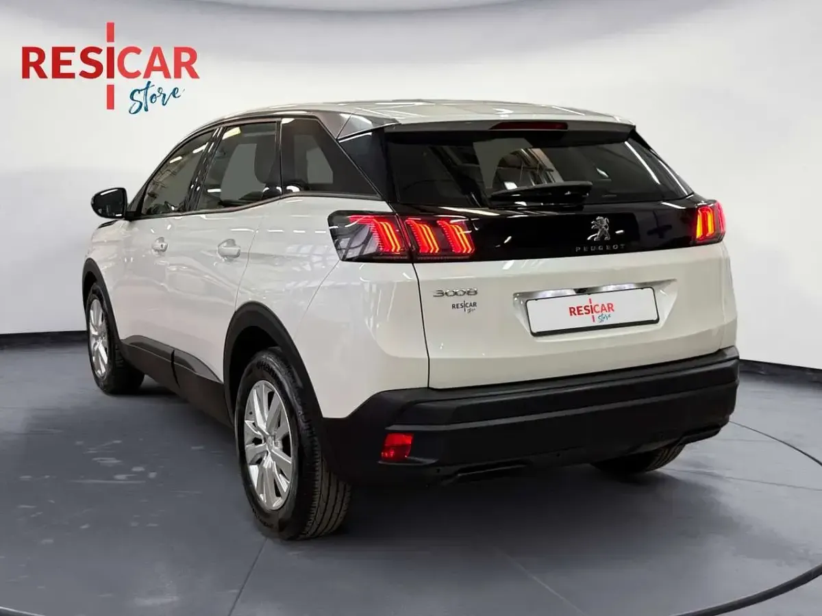 Usata Peugeot 3008 Active 131 CV (96 kW) 2021 Bianco SUV