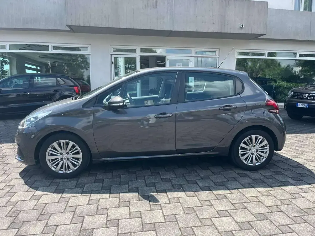 Usata Peugeot 208 Allure 75 CV (55 kW) 2018 Grigio Utilitaria