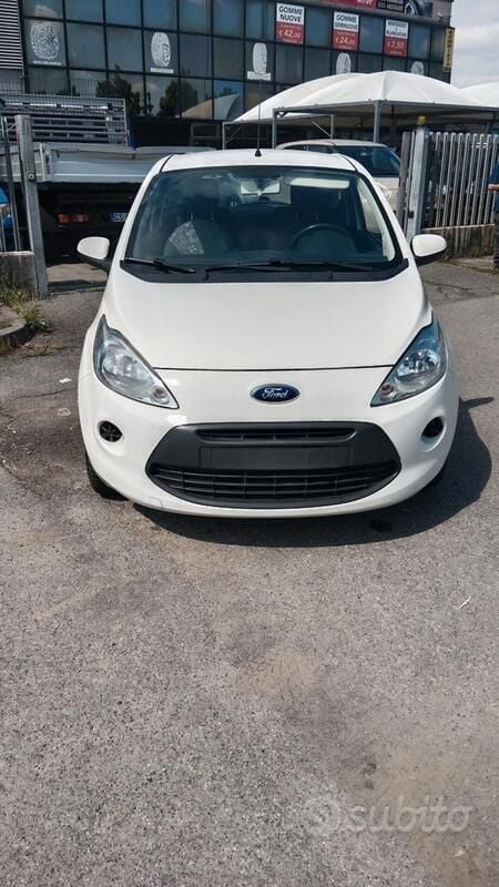 Usata Ford Ka Titanium 69 CV (50 kW) 2012 Bianco Utilitaria