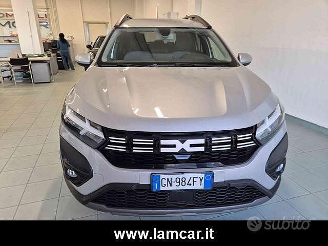 Usata Dacia Jogger Expression 110 CV (80 kW) 2023 Grigio metallizzato Monovolume
