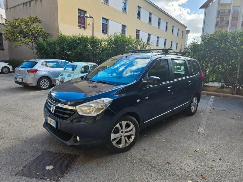 Usata Dacia Lodgy Lauréate 102 CV (75 kW) 2017 Blu/azzurro Monovolume