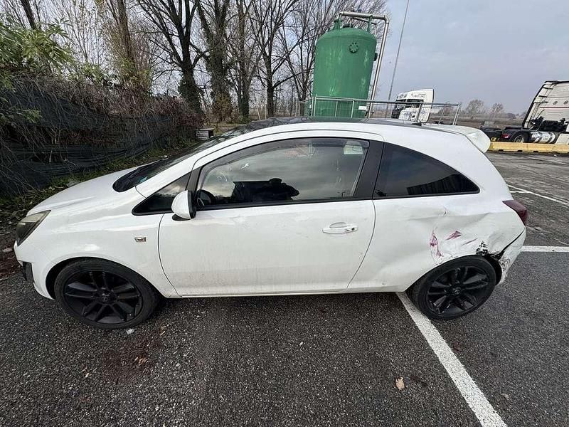 Usata 2011 Opel Corsa Tre volumi | 1000 € (Super prezzo) - Immagine 1/4
