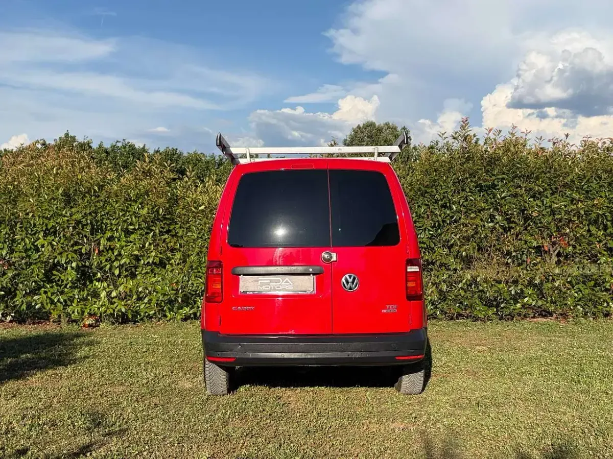 Usata VW Caddy 110 CV (80 kW) 2016 Rosso Monovolume