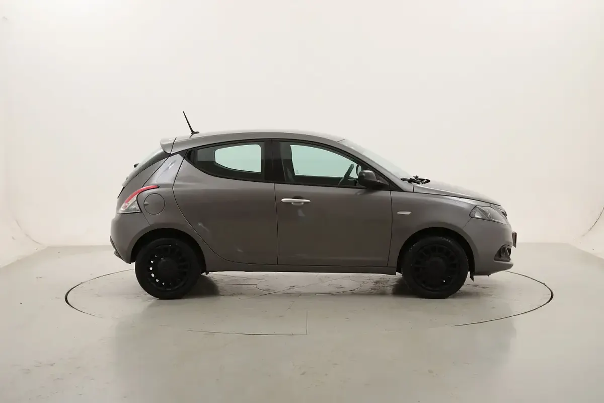 Usata Lancia Ypsilon Silver 70 CV (51 kW) 2022 Utilitaria