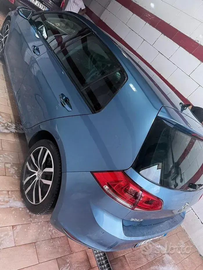 Usata VW Golf VII 110 CV (80 kW) 2016 Blu Utilitaria