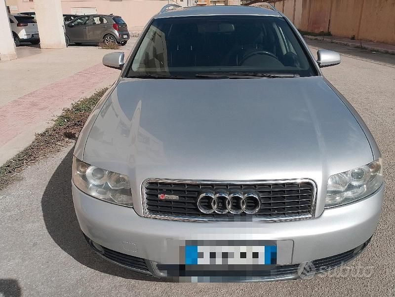 Usata Audi A4 130 CV (95 kW) 2004 Grigio Station wagon