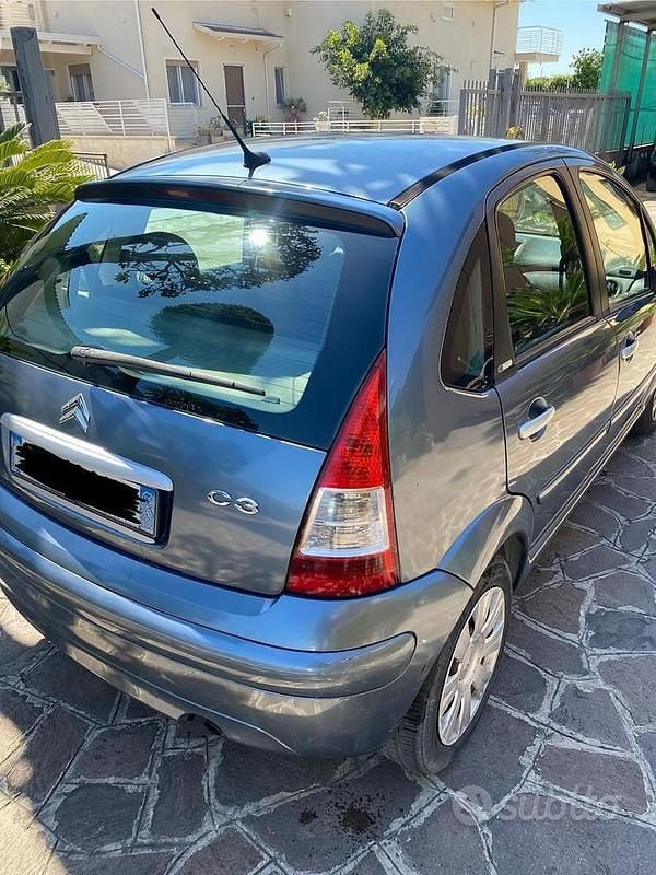 Begagnad Citroën C3 Exclusive 73 HK (53 kW) 2006 Grå Sedan