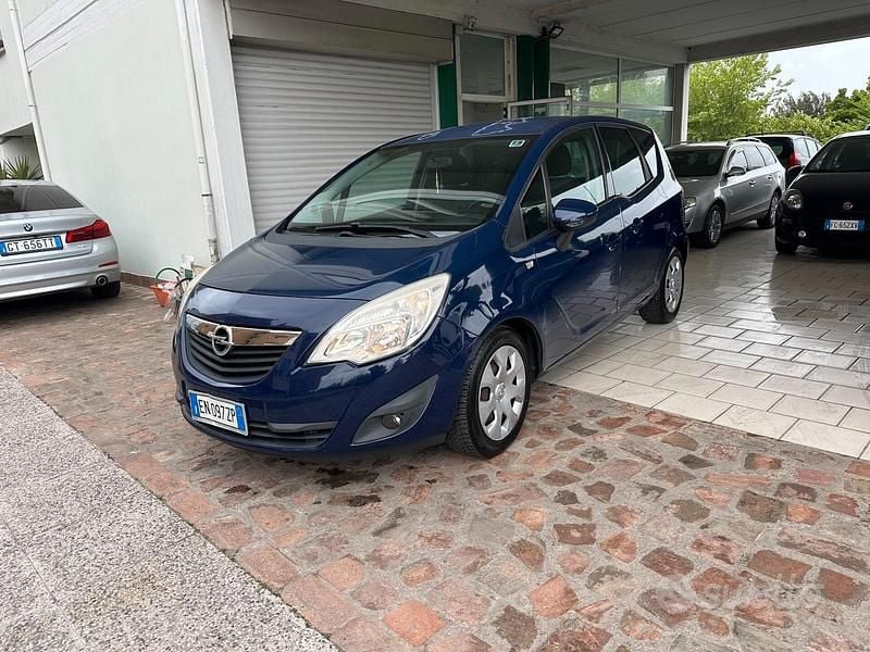 Usata Opel Meriva 110 CV (80 kW) 2012 Blu Monovolume