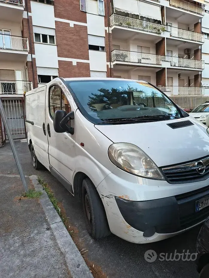Usata Opel Vivaro 120 CV (88 kW) 2012 Monovolume