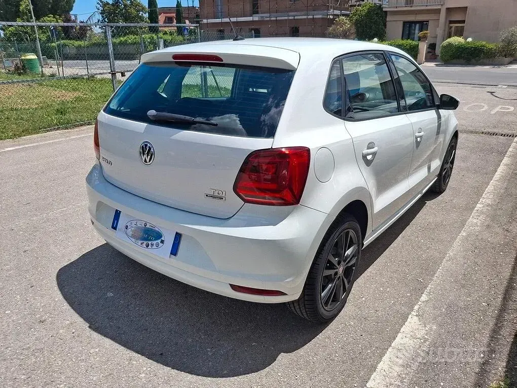 Usata VW Polo Comfortline 75 CV (55 kW) 2015 Bianco Berlina