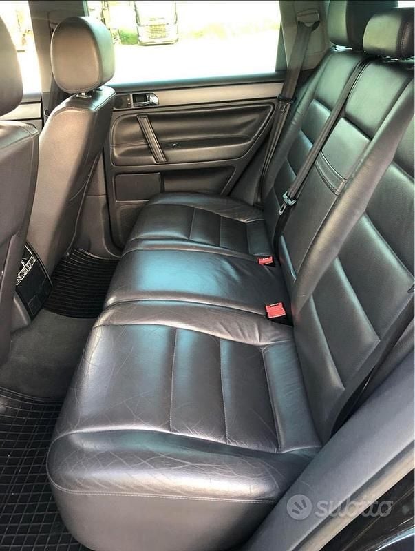 Usata VW Touareg 240 CV (176 kW) 2009 Grigio SUV