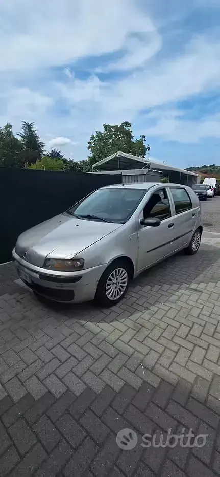 Usata Fiat Punto 60 CV (44 kW) 2002 Grigio Utilitaria