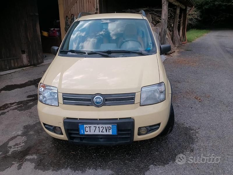 Usata Fiat Panda 60 CV (44 kW) 2005 Giallo Utilitaria