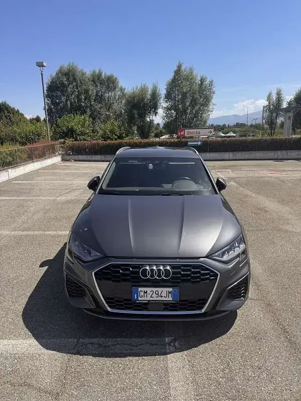 Usata Audi A3 S-Line 150 CV (110 kW) 2022 Grigio Berlina