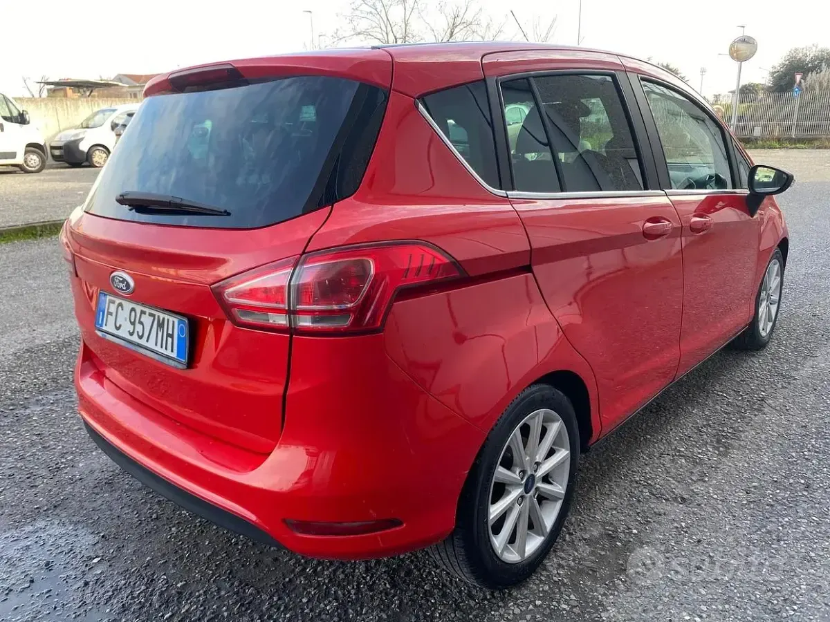 Usata Ford B-MAX Titanium 87 CV (63 kW) 2016 Rosso Monovolume