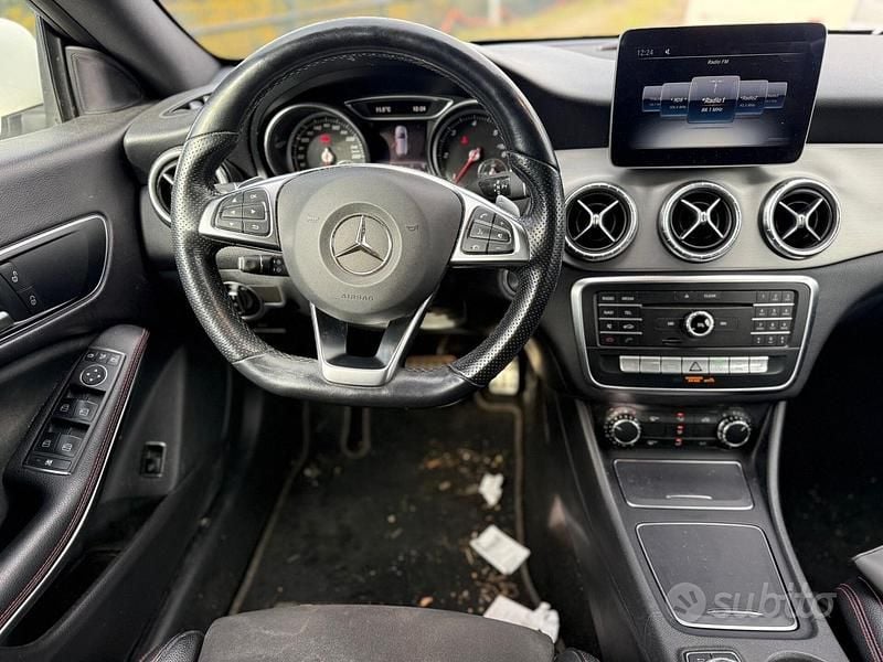 Usata Mercedes CLA200 Premium 136 CV (100 kW) 2018 Bianco Station wagon