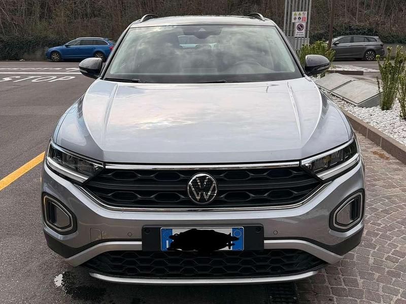 Usata VW T-Roc Life 116 CV (85 kW) 2022 Grigio SUV