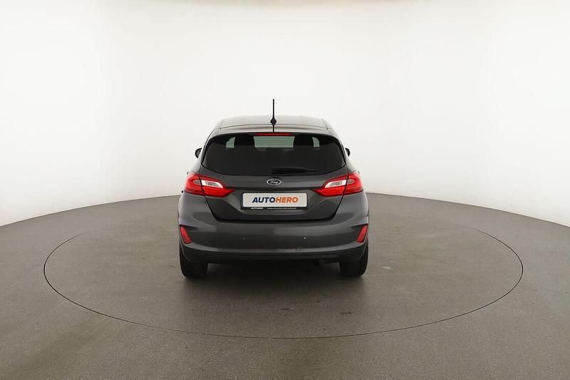 Usata Ford Fiesta Titanium 85 CV (62 kW) 2018 Grigio Utilitaria