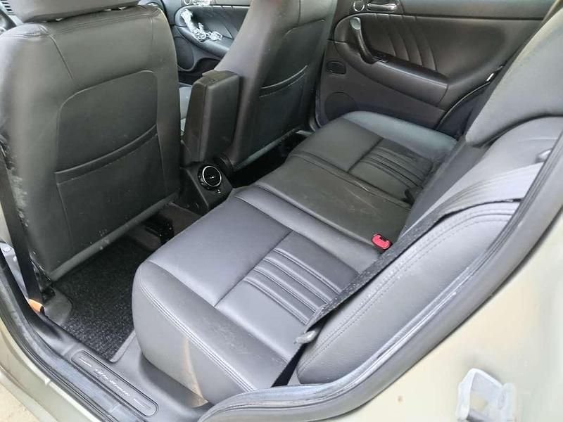 Usata Alfa Romeo 147 Distinctive 105 CV (77 kW) 2005 Oro Utilitaria