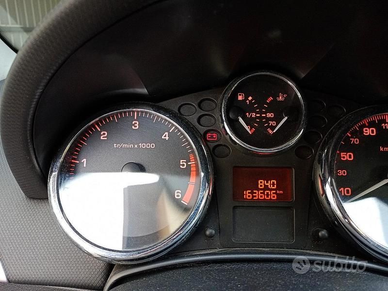 Usata Peugeot 207 CC 110 CV (80 kW) 2007 Nero Cabrio