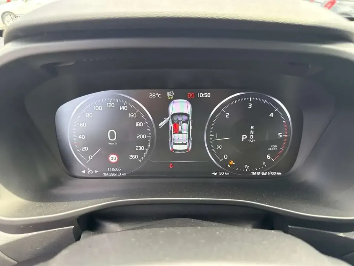 Usata Volvo XC40 Business Edition 150 CV (110 kW) 2019 Nero SUV
