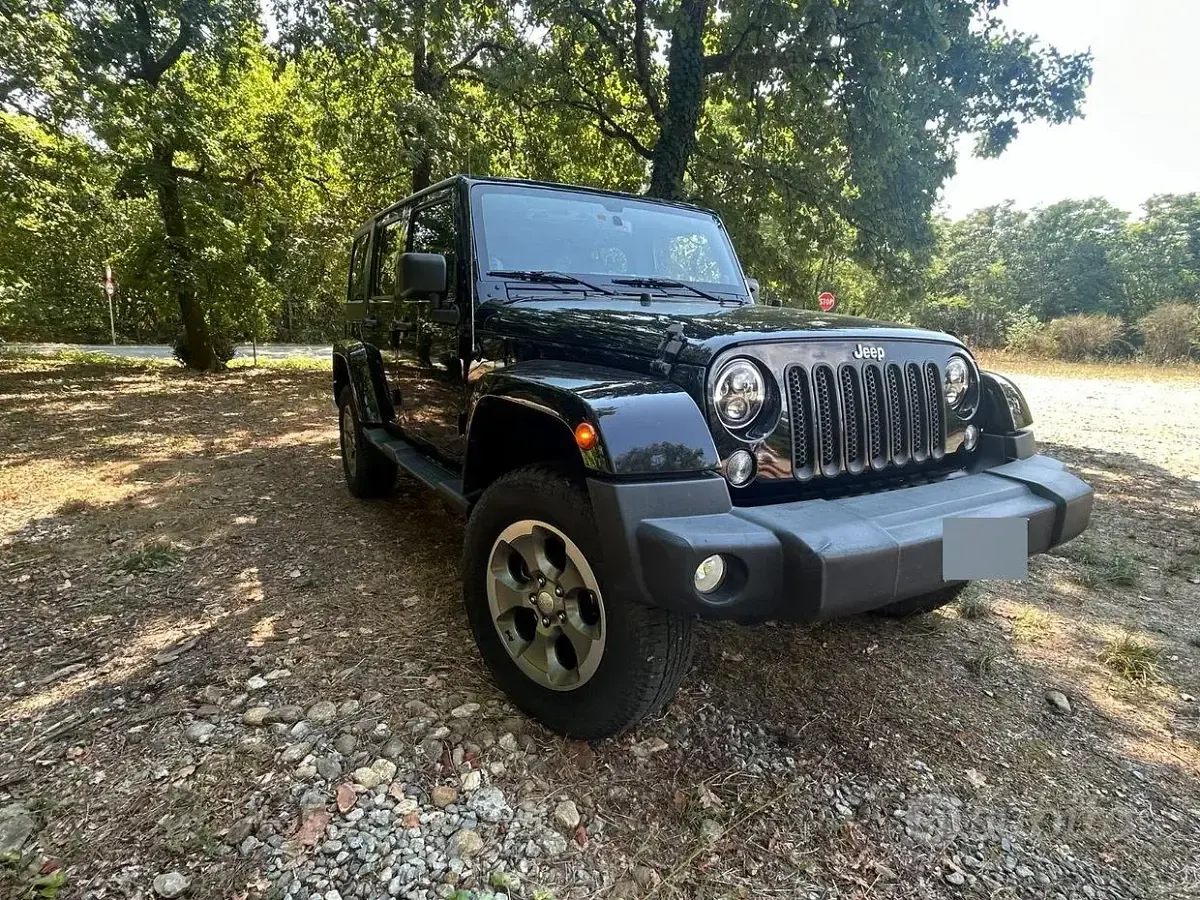 Usata Jeep Wrangler Sahara 200 CV (147 kW) 2013 Nero SUV