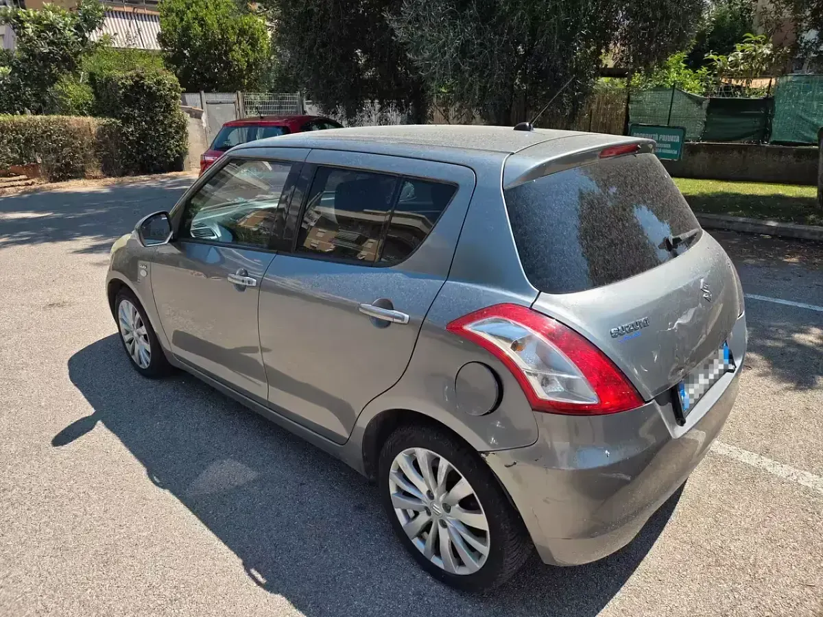 Usata Suzuki Swift 75 CV (55 kW) 2011 Grigio Utilitaria