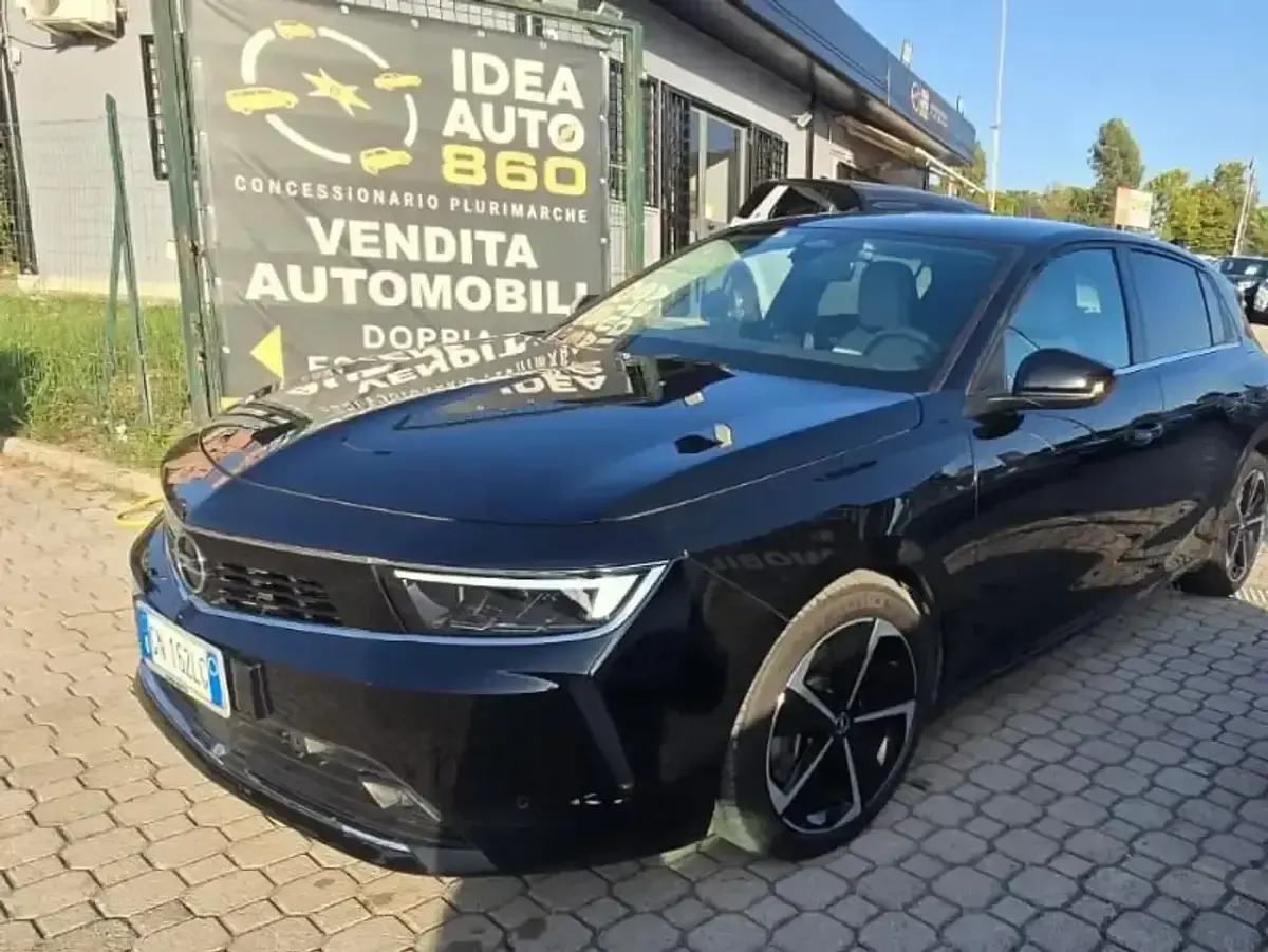 Usata Opel Astra Elegance 150 CV (110 kW) 2023 Nero Utilitaria