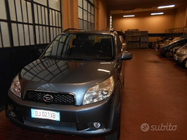 Usata Daihatsu Terios 105 CV (77 kW) 2007 Grigio SUV