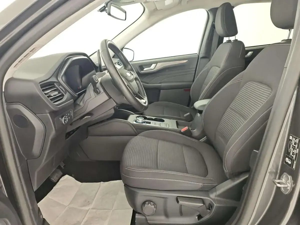 Usata Ford Kuga Titanium 120 CV (88 kW) 2024 Vari colori SUV