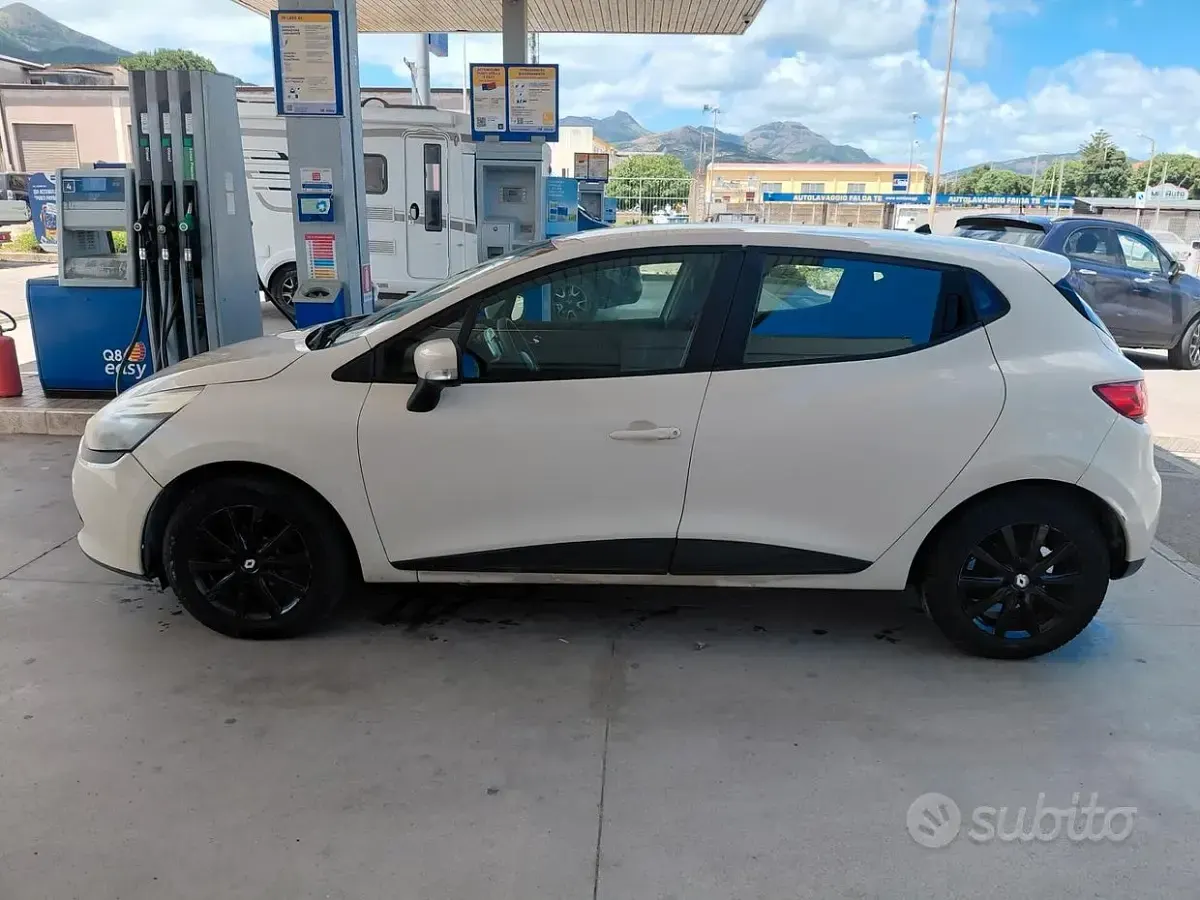 Usata Renault Clio IV 75 CV (55 kW) 2015 Beige Berlina