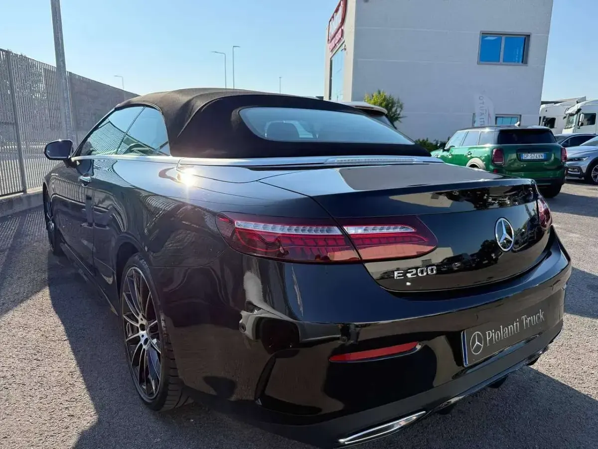 Usata Mercedes E200 AMG line 197 CV (144 kW) 2023 Other Cabrio