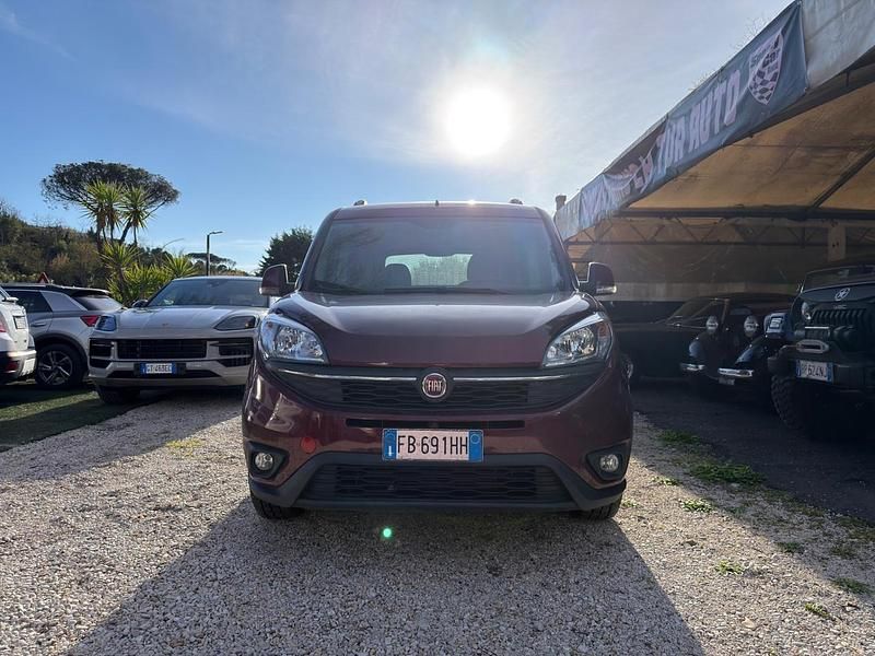 Usata Fiat Doblò 119 CV (87 kW) 2015 Rosso Monovolume