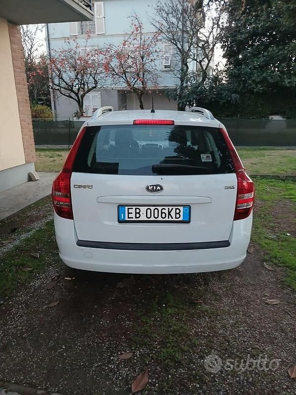 Usata Kia Ceed 115 CV (84 kW) 2010 Bianco Utilitaria