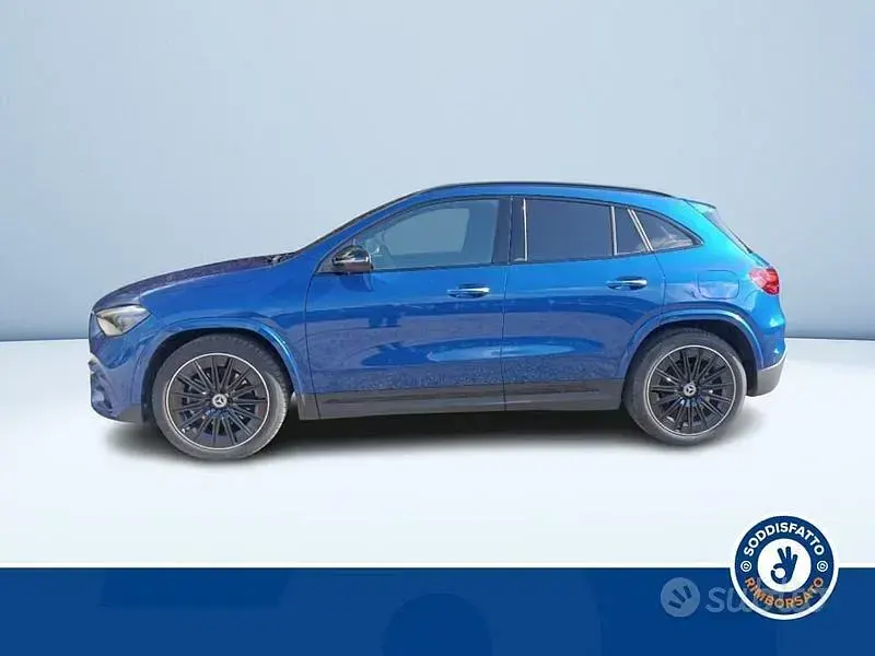 Usata Mercedes GLA180 AMG line 116 CV (85 kW) 2025 Blu SUV