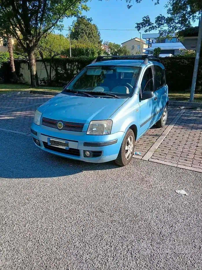 Usata Fiat Panda 69 CV (50 kW) 2005 Bluazzurro Utilitaria