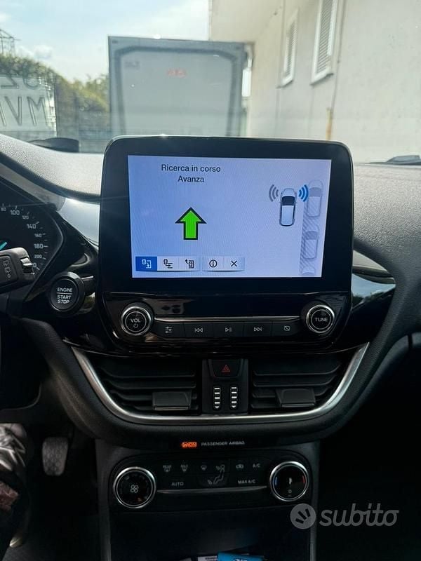 Usata Ford Fiesta Titanium 75 CV (55 kW) 2023 Bianco Utilitaria