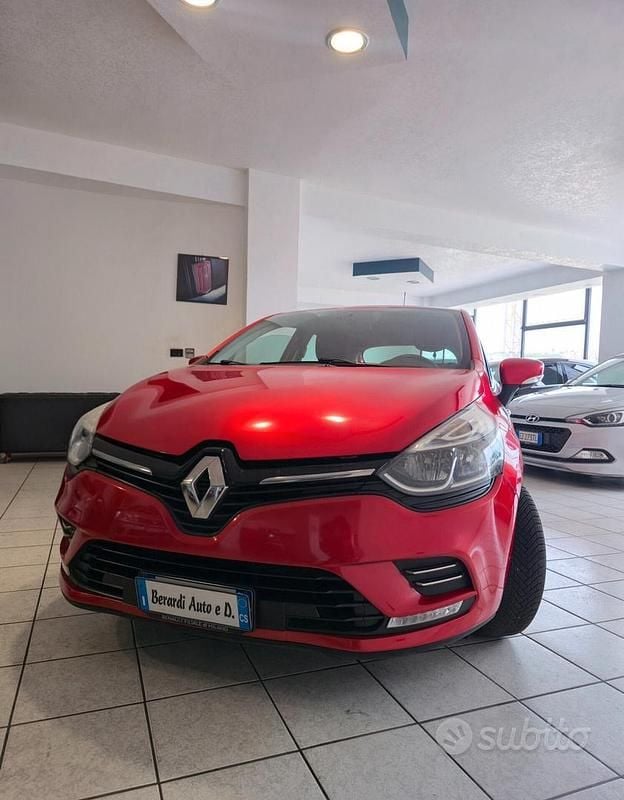 Usata Renault Clio IV Intens 75 CV (55 kW) 2017 Rosso Berlina