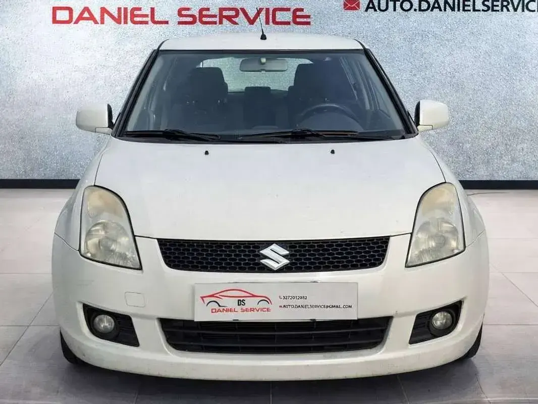 Usata Suzuki Swift GL 90 CV (66 kW) 2010 Bianco Utilitaria
