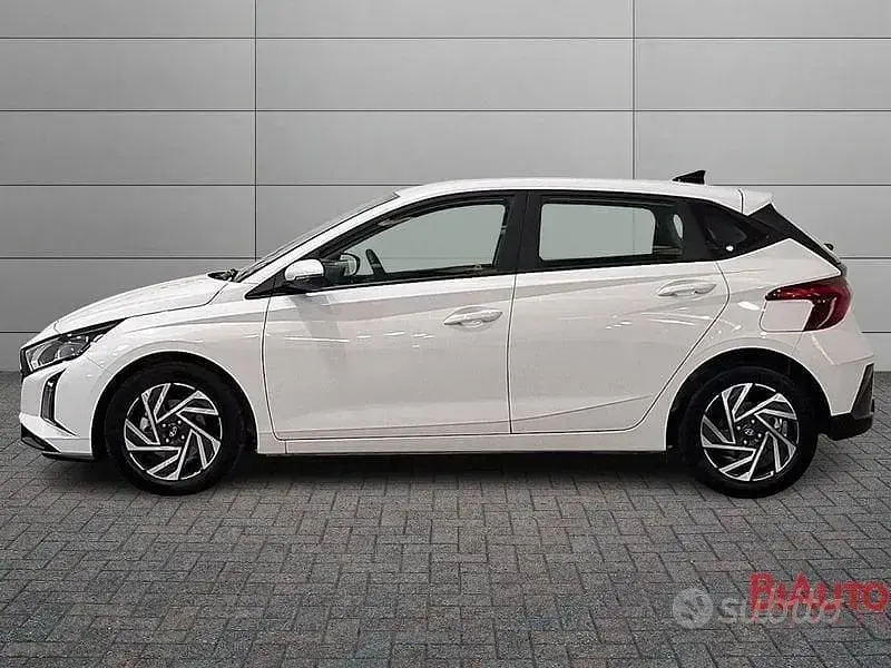 Usata Hyundai i20 90 CV (66 kW) 2026 Bianco Utilitaria