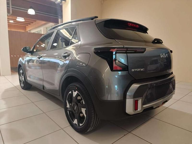 Nuova Kia Stonic Urban 101 CV (74 kW) 2026 Antracite metallizzato SUV