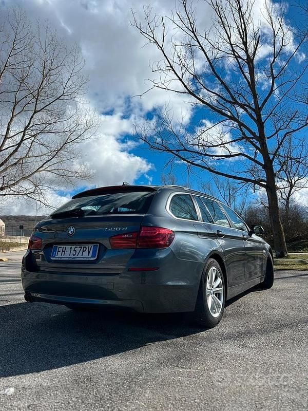 Usata BMW 520 Luxury Line 190 CV (139 kW) 2017 Grigio Station wagon