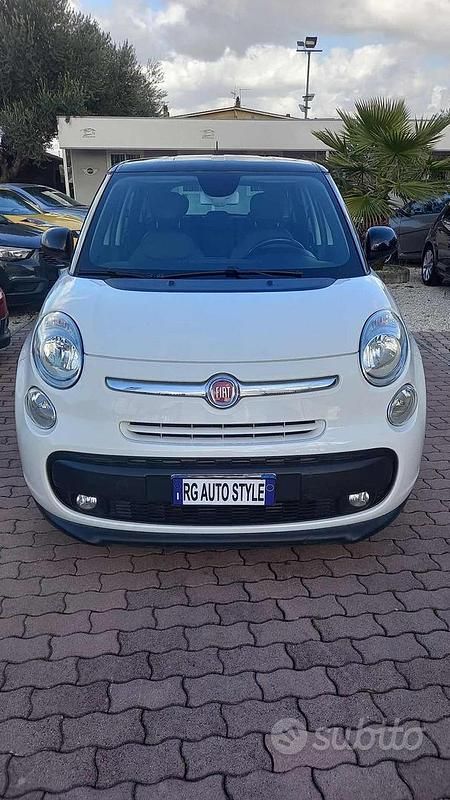 Usata Fiat 500L Living 105 CV (77 kW) 2014 Bianco Monovolume