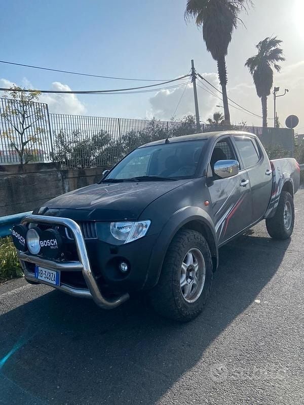 Usata Mitsubishi L200 136 CV (100 kW) 2009 Nero Pick-up