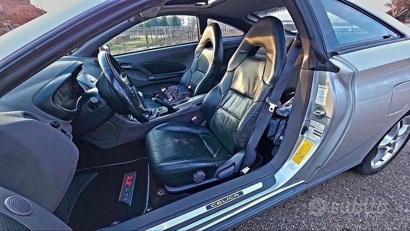 Usata Toyota Celica 143 CV (105 kW) 2000 Grigio Coupé