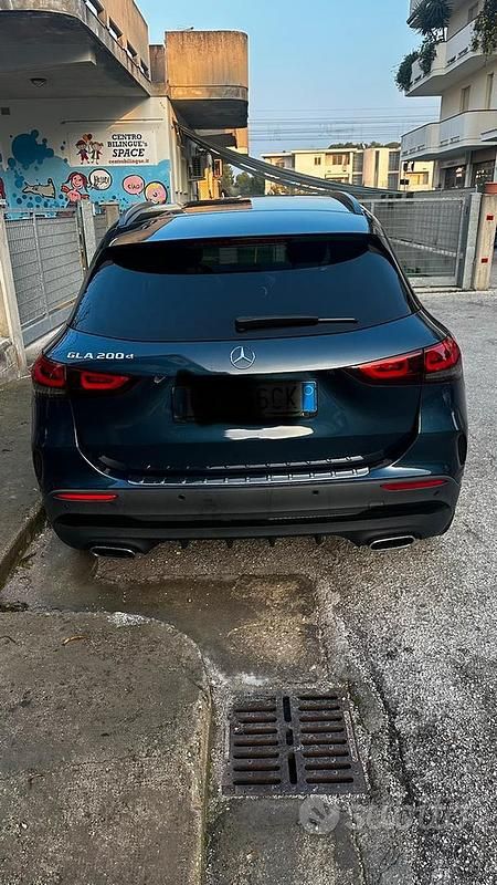 Usata Mercedes GLA200 Premium 150 CV (110 kW) 2023 Blu SUV