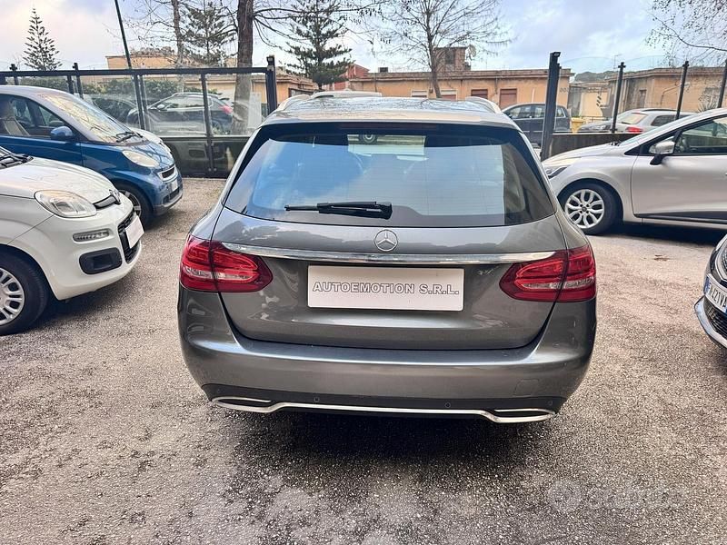 Usata Mercedes C200 Executive 136 CV (100 kW) 2018 Verde Station wagon