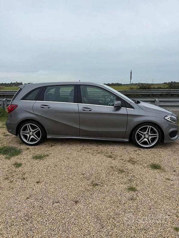 Usata Mercedes B200 AMG Edition 136 CV (100 kW) 2015 Grigio Utilitaria
