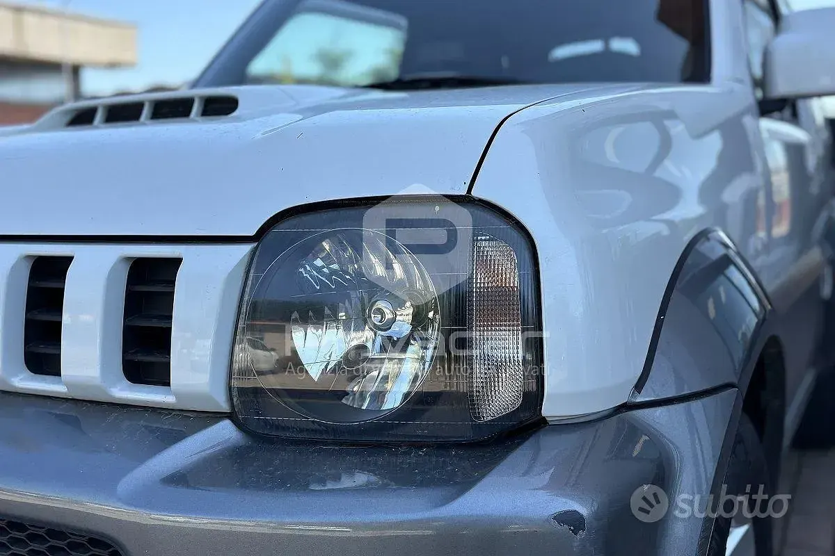 Usata Suzuki Jimny 85 CV (62 kW) 2014 Bianco SUV